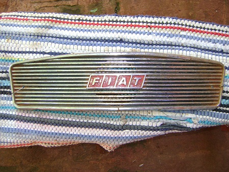 Repuesto Parrilla Fiat 600